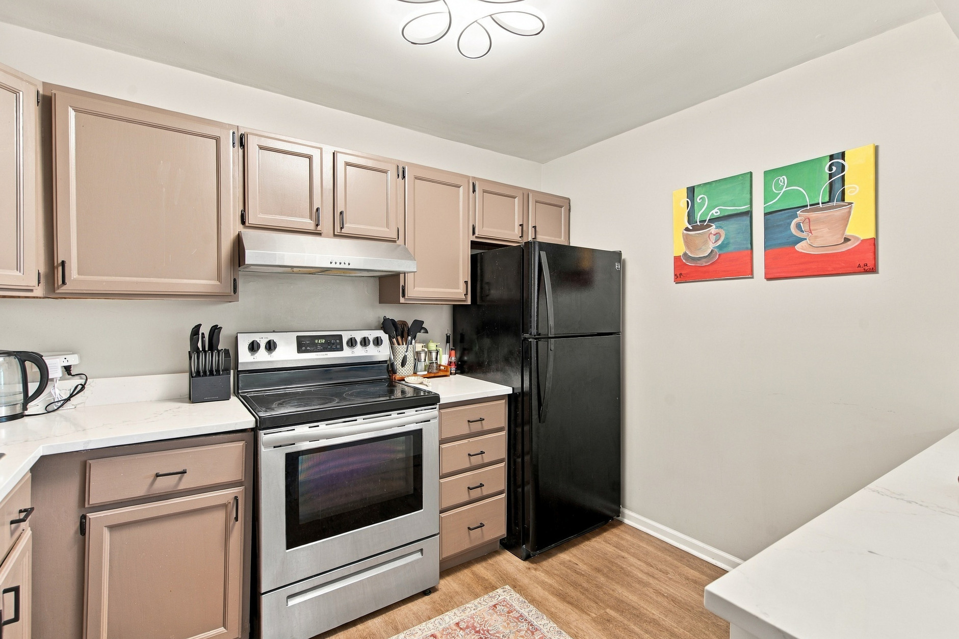 Kitchen range and refrigerator