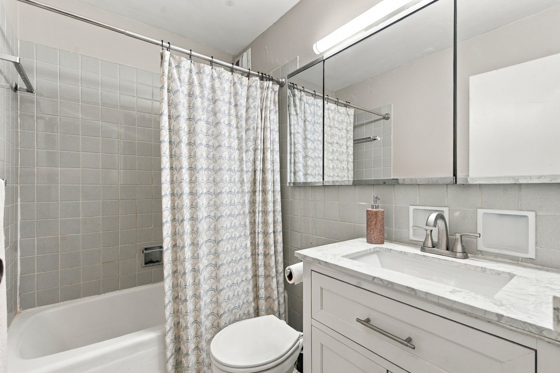 Bathroom with tub