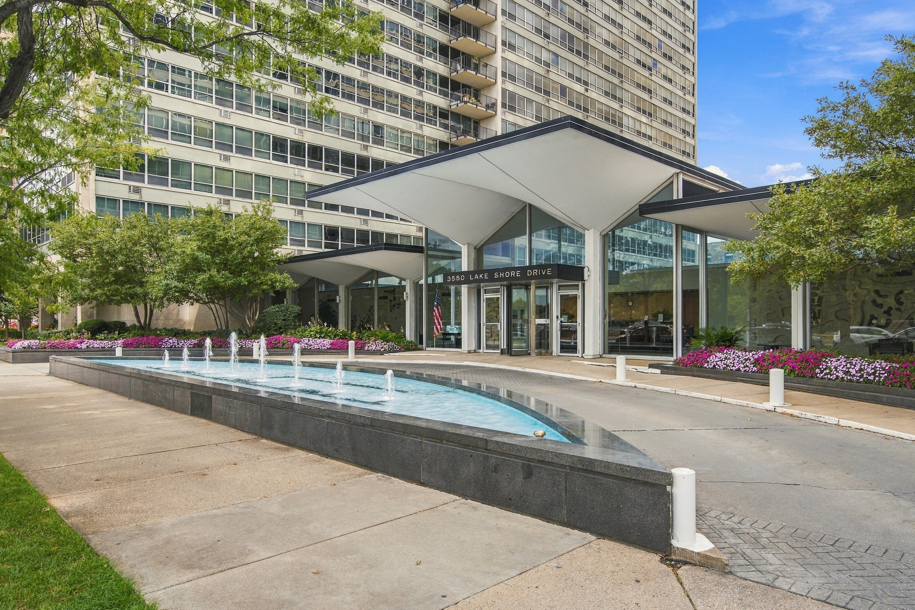 Building entrance with fountain